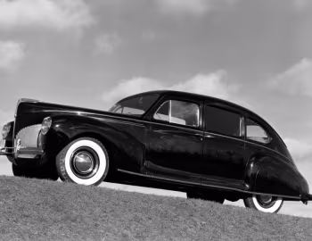1940 Lincoln Zephyr Sedan (06H 73)