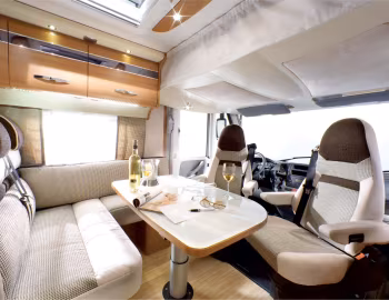 Интерьер 2011–13 LMC Liberty Explorer I 675 G '2010–13