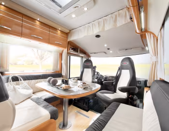 Интерьер 2013–15 LMC Grand Explorer '2012–15