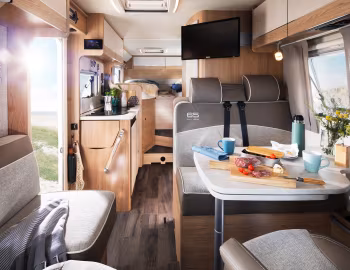 Intérieur 2021 LMC V 643 G "65 Years Edition" '2020–21