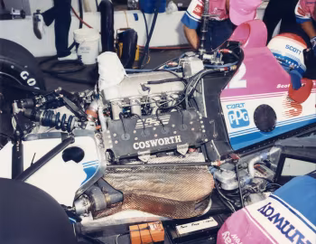 Bajo el capó Dick Simon Racing Lola T90/00 '1990