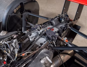 Bajo el capó Newman/Haas Racing Lola B02/00 '2006