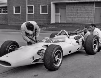Lola T90 '1966