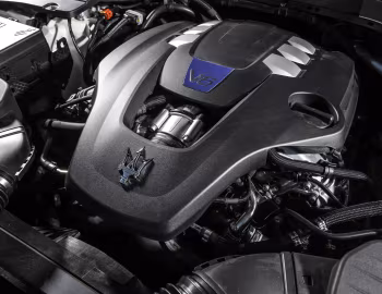 Sous la capuche Maserati Levante S Q4 GranSport '2018–20