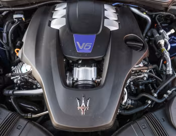 Sous la capuche Maserati Ghibli S GranSport [Worldwide] '2017–20