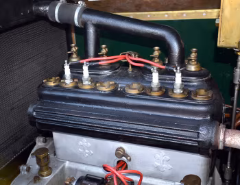 Under the hood Lorraine-Dietrich 12 HP '1908