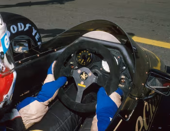 Painel frontal Lotus 95T '1984