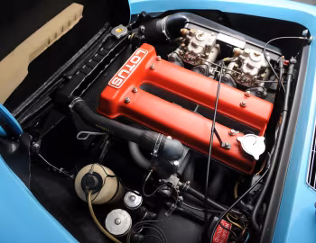 Sob o capô Lotus Elan S4 Drop-head Coupé (Type 45) '03.1968–73