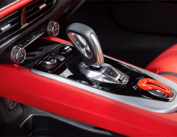 Interior Lotus Emira 2.0 First Edition [UK-spec] '2023–25