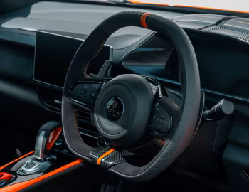 Painel frontal Lotus Emira 420 Sport [UK-spec] '2026