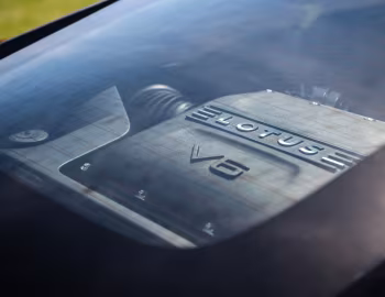 Sob o capô Lotus Emira First Edition [UK-spec] '2022–25