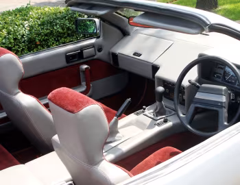 Interior Lotus M90 '1984