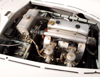 Sob o capô Lotus Mark VIII '1954