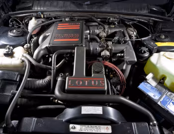 Sob o capô Vauxhall Lotus Carlton '1990–92