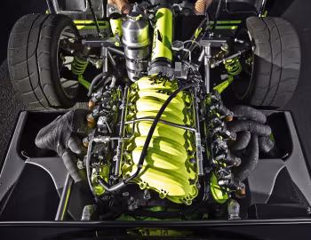 Під капотом Lucra LC470 R '2013–н.ч.