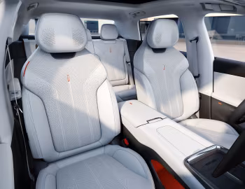 Інтэр'ер Lynk & Co 07 EM-P '2024–25