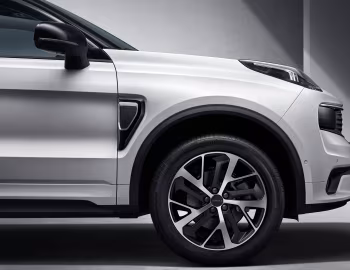 Lynk & Co 01 PHEV (CX11) '2018–20
