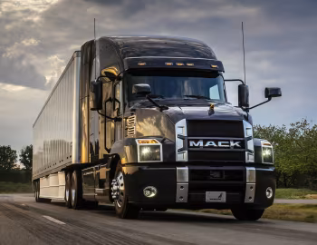 Mack Anthem 70" Stand Up Sleeper '2018–pr.