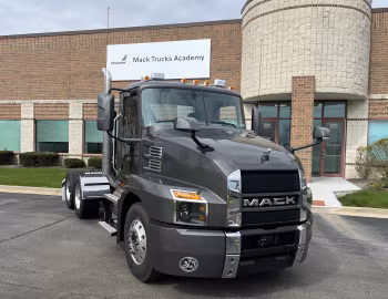 Mack Anthem Flat Top Day Cab '2018–pr.
