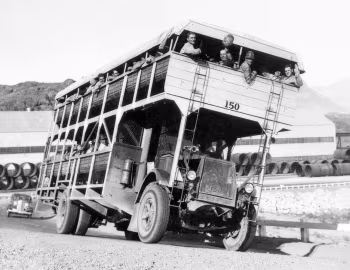 1932 Mack AP bus