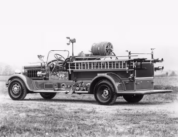 1933 Mack AP6S Fire Engine