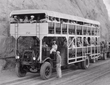 1932 Mack AP bus
