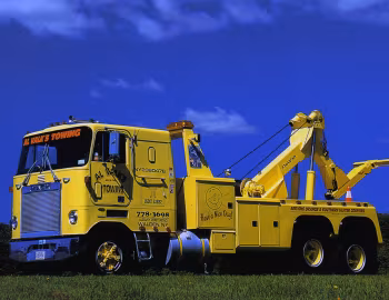 1982 Mack Cruise-Liner Wrecker