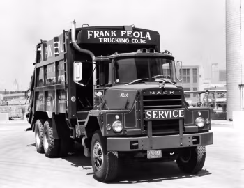 Mack DM600 Garbage Truck