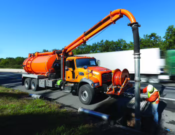 Mack Granite 6×4 with GapVax MC1510 '2010