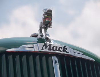 Mascote 1949 Mack LF Tractor Truck