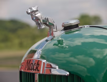 Mascote 1949 Mack LF Tractor Truck
