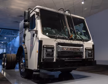 Mack LR Electric Chassis Cab '11.2021–pr.