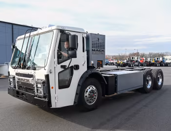 Mack LR Electric Chassis Cab '11.2021–pr.