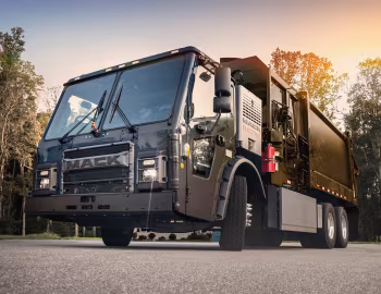 Mack LR Electric Side Loader Refuse Truck '03.2022