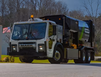 Mack LR Electric Labrie Side Loader Refuse Truck '12.2022