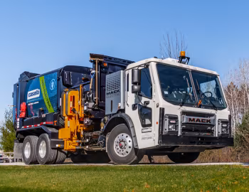 Mack LR Electric Labrie Side Loader Refuse Truck '12.2022
