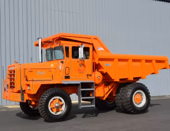 Mack M18 Dump Truck '1961–63