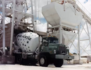 Mack RB McNeilus concrete mixer