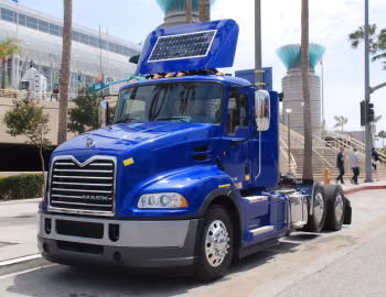 Mack Pinnacle AB Day Cab PHEV '2016–17