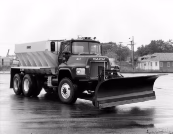 Mack R700 '1965–80