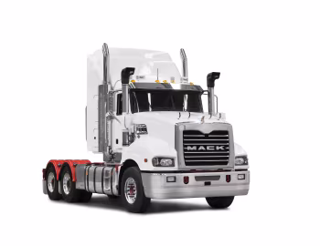 Mack Trident Axle Back 36" Stand Up Sleeper '2014–pr.