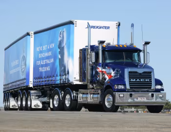 Mack Trident Axle Forward 28" Super Cab '2008–pr.