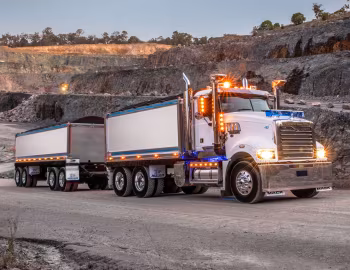 Mack Trident Axle Forward Day Cab Rigid '2008–pr.