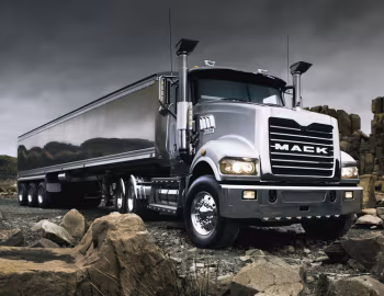 Mack Trident Axle Forward Day Cab Tractor '2008–pr.