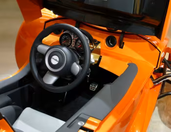 Передня панель Magna Steyr MILA '2005