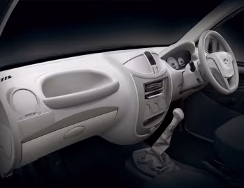 中控台 Mahindra Genio Single Cab [India] '01.2011–01.2016