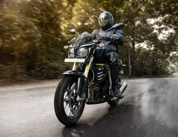 Mahindra Mojo '10.2015–12.2017