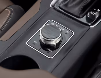 Інтер'єр Mahindra Scorpio-N [South Africa] '2023–н.ч.