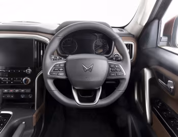 Передня панель Mahindra Scorpio-N [South Africa] '2023–н.ч.