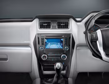 中控台 Mahindra Scorpio '09.2014–17